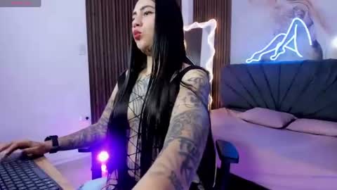 KIARA  online show from June 15, 3:20 am