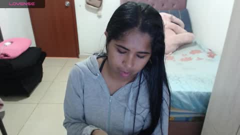 Snapshot of kiara_williamss chatting on September 23, 5:49 pm Kiara online show from September 23, 5:49 pm