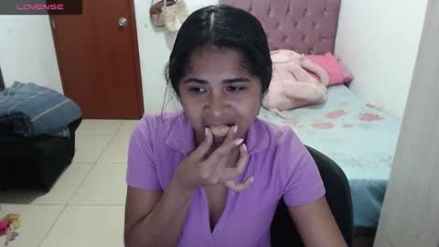 Snapshot of kiara_williamss chatting on October 18, 10:54 pm Kiara online show from October 18, 10:54 pm