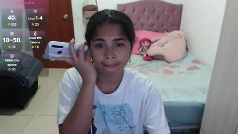 Snapshot of kiara_williamss chatting on October 31, 6:31 pm Kiara online show from October 31, 6:31 pm