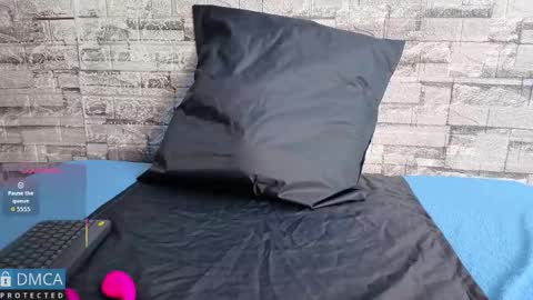 Kiara Zahiri online show from December 3, 11:08 am