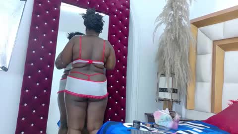 Snapshot of kiarajohnsonn chatting on March 24, 12:54 pm Kiara... online show from March 24, 12:54 pm