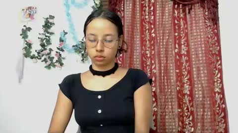 kiaralenon online show from February 22, 12:01 am