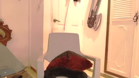 kiaralenon online show from July 23, 1:52 am