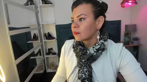 Snapshot of kiaraxmilf chatting on March 21, 11:37 am kiaraXMlif online show from March 21, 11:37 am