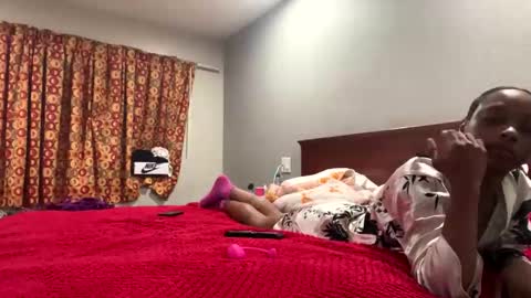 Snapshot of kibrombariu45 chatting on December 14, 10:53 am HunneysPlayRoom online show from December 14, 10:53 am