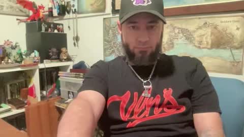 Snapshot of kicker_of_elves chatting on November 15, 9:32 pm kicker_of_elves online show from November 15, 9:32 pm