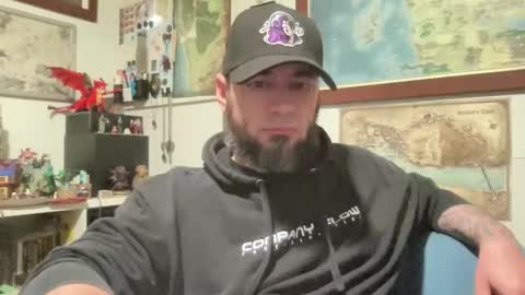 Snapshot of kicker_of_elves chatting on November 16, 10:04 pm kicker_of_elves online show from November 16, 10:04 pm