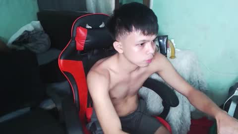 Snapshot of kiel_asianboy chatting on May 22, 5:07 pm EJ online show from May 22, 5:07 pm