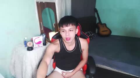 Snapshot of kiel_asianboy chatting on May 24, 12:48 am EJ online show from May 24, 12:48 am