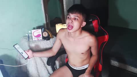 Snapshot of kiel_asianboy chatting on May 25, 8:53 am EJ online show from May 25, 8:53 am