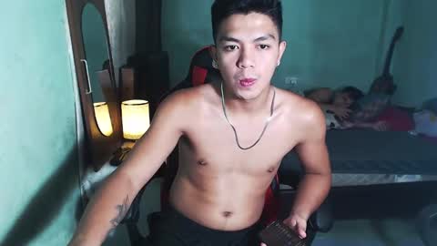 Snapshot of kiel_asianboy chatting on May 29, 8:18 pm EJ online show from May 29, 8:18 pm