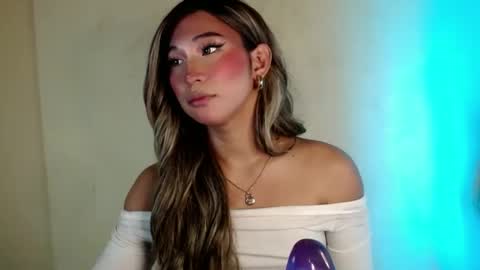 Kiera online show from December 5, 11:38 am