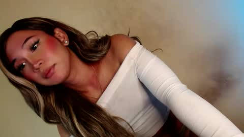 Kiera online show from December 7, 9:17 am