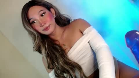 Kiera online show from December 9, 10:22 am