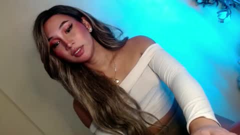 Kiera online show from January 20, 9:35 am