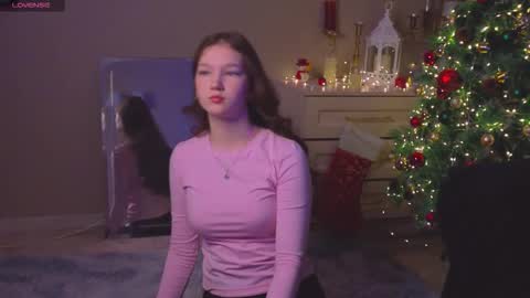 Snapshot of kierakiller chatting on December 14, 7:25 am Melvi online show from December 14, 7:25 am