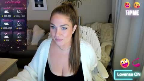 Kiera Reines online show from December 4, 1:59 am