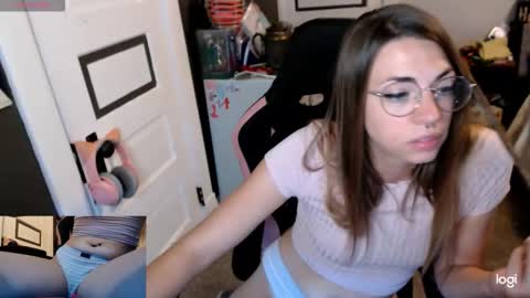 Kiersten online show from November 12, 4:51 pm