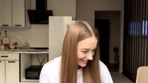 Snapshot of kierstenmorioka chatting on December 2, 9:14 am Hey theremy name is Sofi online show from December 2, 9:14 am