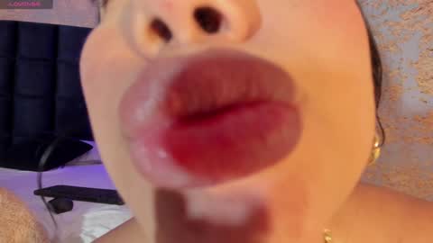 Snapshot of kiim_taaylor chatting on January 28, 5:46 pm Kim online show from January 28, 5:46 pm