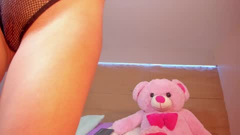 Snapshot of kiimcooper chatting on January 20, 9:56 am KIM COOPER online show from January 20, 9:56 am