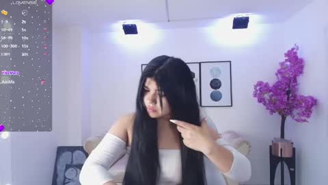 Snapshot of kiitty__meow chatting on April 7, 12:38 pm Kitty online show from April 7, 12:38 pm