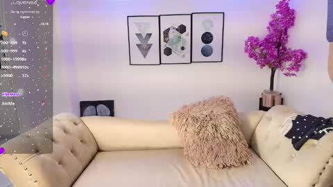 Snapshot of kiitty__meow chatting on April 22, 12:28 pm Kitty online show from April 22, 12:28 pm
