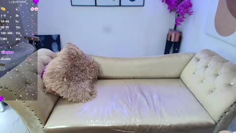 Snapshot of kiitty__meow chatting on June 3, 2:33 pm Kitty online show from June 3, 2:33 pm