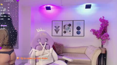 Snapshot of kiitty__meow chatting on June 14, 12:18 pm Kitty online show from June 14, 12:18 pm