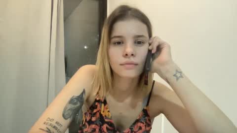 kiki_18new online show from February 24, 3:55 am