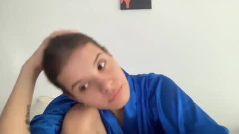 kiki_18new online show from March 8, 4:17 pm