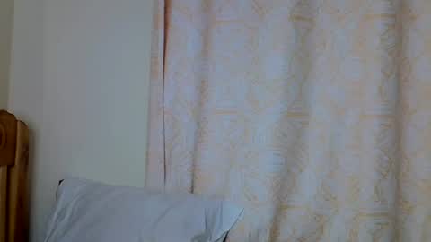 Snapshot of kiki_beby chatting on August 1, 11:25 pm Angela online show from August 1, 11:25 pm
