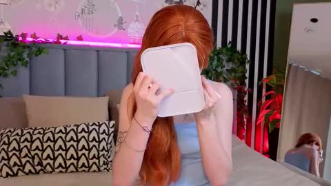 Snapshot of kiki_blue_eyes chatting on September 16, 4:13 am kiki_blue_eyes online show from September 16, 4:13 am