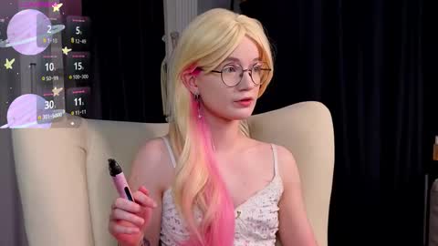 kiki_blue_eyes online show from February 5, 4:50 am