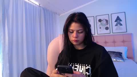 Snapshot of kiki_cams chatting on October 15, 2:39 pm kIKI online show from October 15, 2:39 pm