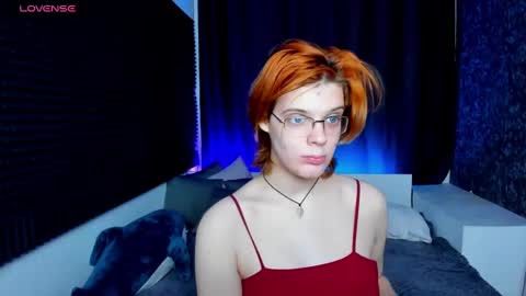 Snapshot of kiki_krash chatting on December 9, 10:22 am Kiki online show from December 9, 10:22 am