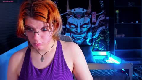 Snapshot of kiki_krash chatting on December 17, 4:32 pm Kiki online show from December 17, 4:32 pm