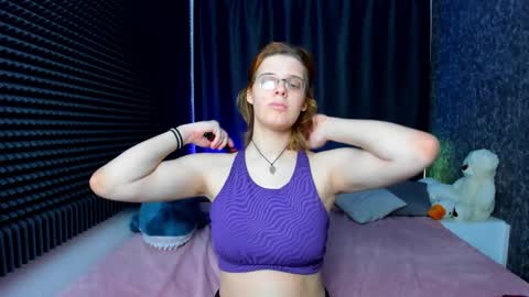 Snapshot of kiki_krash chatting on January 7, 10:22 am Kiki online show from January 7, 10:22 am