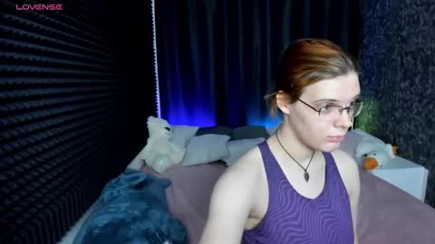 Snapshot of kiki_krash chatting on January 9, 10:20 am Kiki online show from January 9, 10:20 am