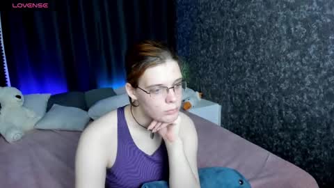 Snapshot of kiki_krash chatting on January 9, 4:39 pm Kiki online show from January 9, 4:39 pm