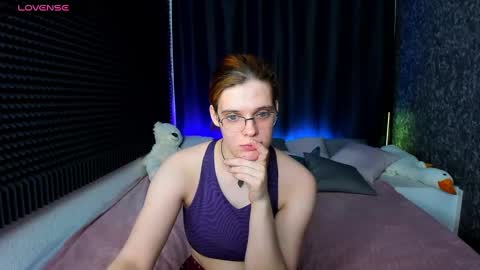 Snapshot of kiki_krash chatting on January 10, 4:41 pm Kiki online show from January 10, 4:41 pm