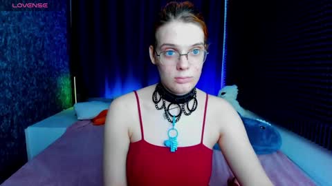 Snapshot of kiki_krash chatting on January 11, 1:32 pm Kiki online show from January 11, 1:32 pm