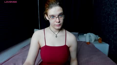 Snapshot of kiki_krash chatting on January 12, 10:12 am Kiki online show from January 12, 10:12 am