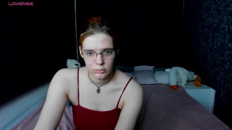 Snapshot of kiki_krash chatting on January 12, 1:48 pm Kiki online show from January 12, 1:48 pm
