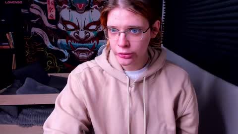 Snapshot of kiki_krash chatting on February 21, 10:39 am Kiki online show from February 21, 10:39 am