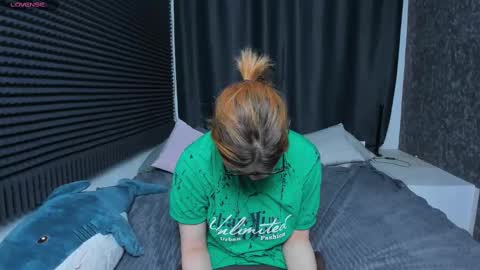 Snapshot of kiki_krash chatting on February 24, 10:15 am Kiki online show from February 24, 10:15 am