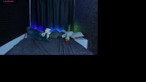 Snapshot of kiki_krash chatting on March 10, 10:15 am Kiki online show from March 10, 10:15 am