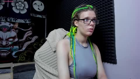 Snapshot of kiki_krash chatting on September 16, 10:38 am Kiki online show from September 16, 10:38 am