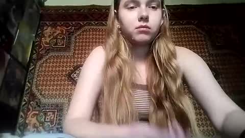 kikibang_ online show from October 14, 8:26 am